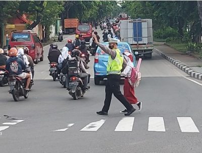 Demi Keamanan Dan Keselamatan Satuan Lalin Polrestro Jakarta Barat