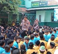 Polsek Cengkareng ‘Go To School’ Ajarkan Toleransi dan Cegah Kenakalan Remaja